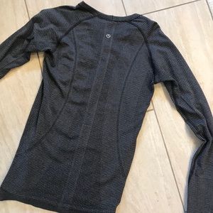 Lululemon Swiftly Long Sleeve black striped